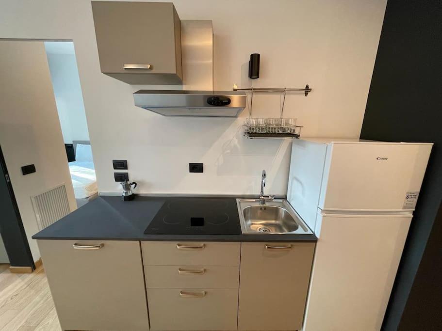 Bnb Capital Milano Central Station - Black Екстер'єр фото